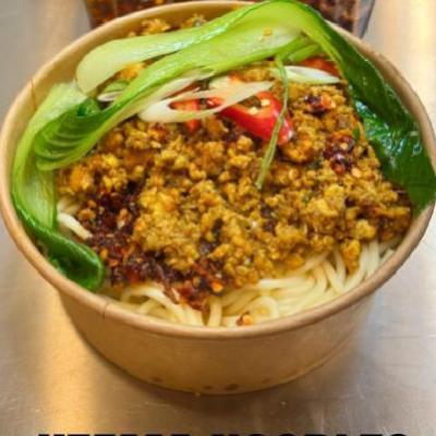 Chicken Keema Noodles Tray